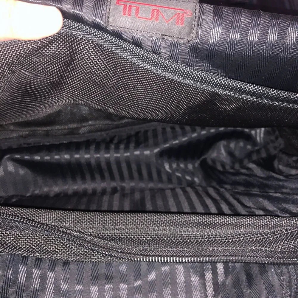 TUMI 209D3 Alpha Black Ballistic Nylon Messenger Bag Briefcase Expandable